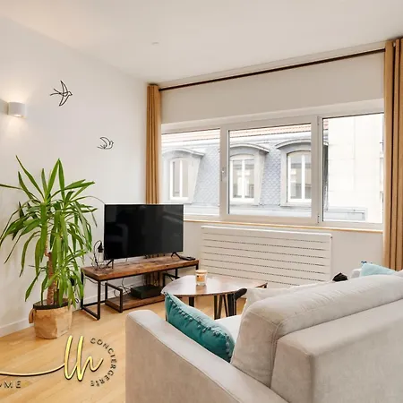 Chaleureux, lumineux et confortable F2 rénové en plein coeur de Nancy Esterno foto