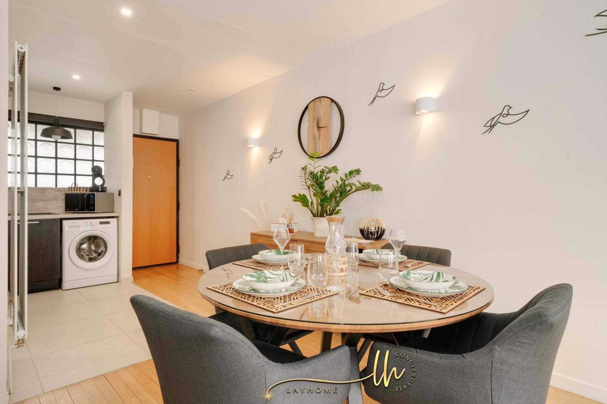 Chaleureux, Lumineux Et Confortable F2 Renove En Plein Coeur De *