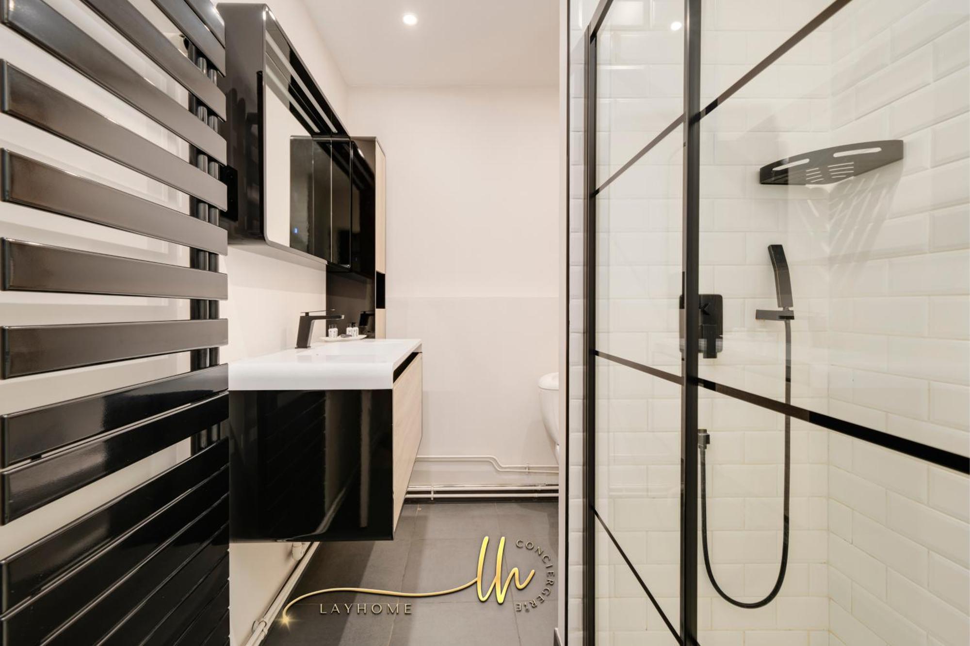 Chaleureux, Lumineux Et Confortable F2 Renove En Plein Coeur De